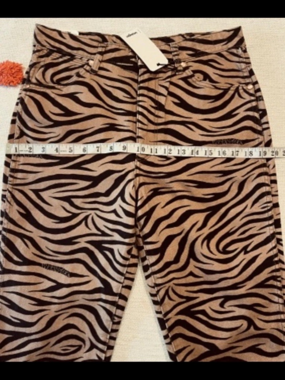 WRANGLER WOMEN'S HIGH RISE WILD WEST 🐅PURR PRINT JEANS 30x28 ANTHROPOLOGIE FP - Picture 10 of 15